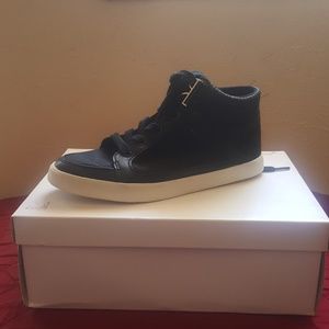 Lyda cross training Calvin Klein sneakers sz 6